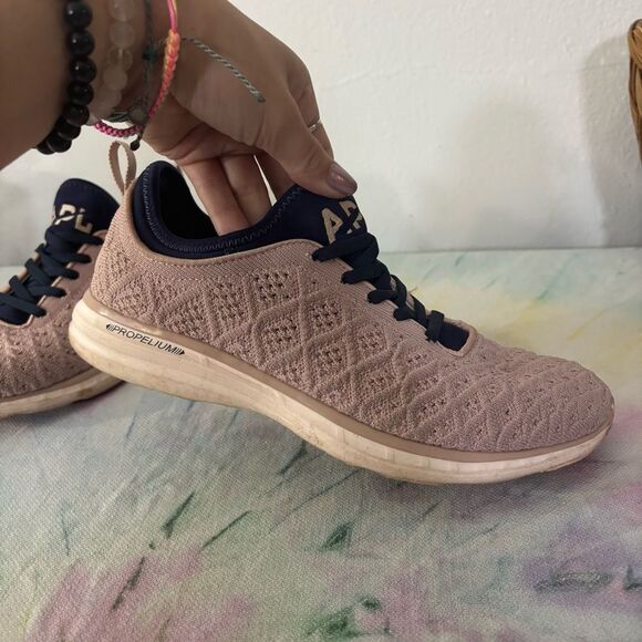 APL 7.5 Pink and Blue Athletic Shoes Lightweight Knit tech loom phantom - Picture 8 of 11